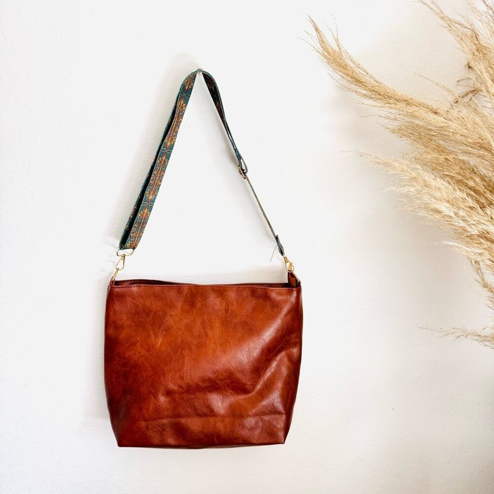 NEW FREE PEOPLE Brown Vegan Faux Leather Blue Strap Purse Tote Shoulder Bag - Picture 6 of 12